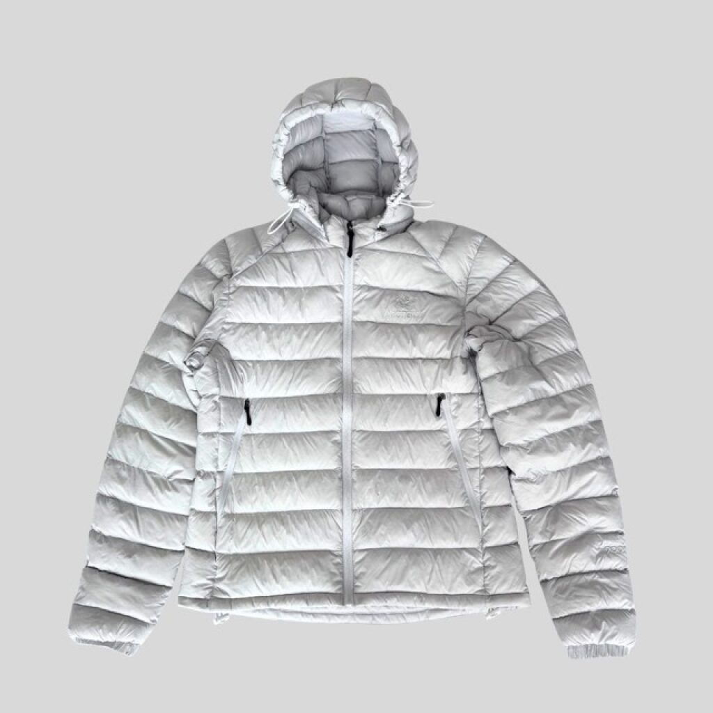 Arcteryx white puff down jacket with hood for Japan, Korea, China, Europe, New Zealand, Australia winter travel