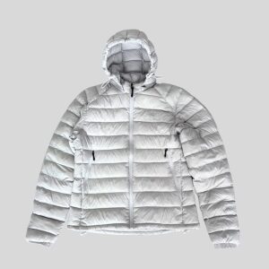 Arcteryx white puff down jacket with hood for Japan, Korea, China, Europe, New Zealand, Australia winter travel
