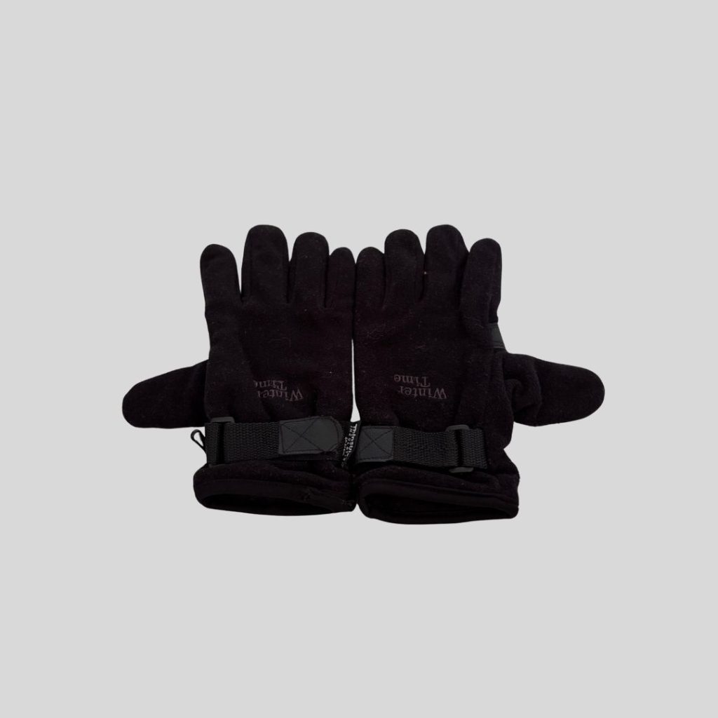 black autumn gloves for autumn/winter trip