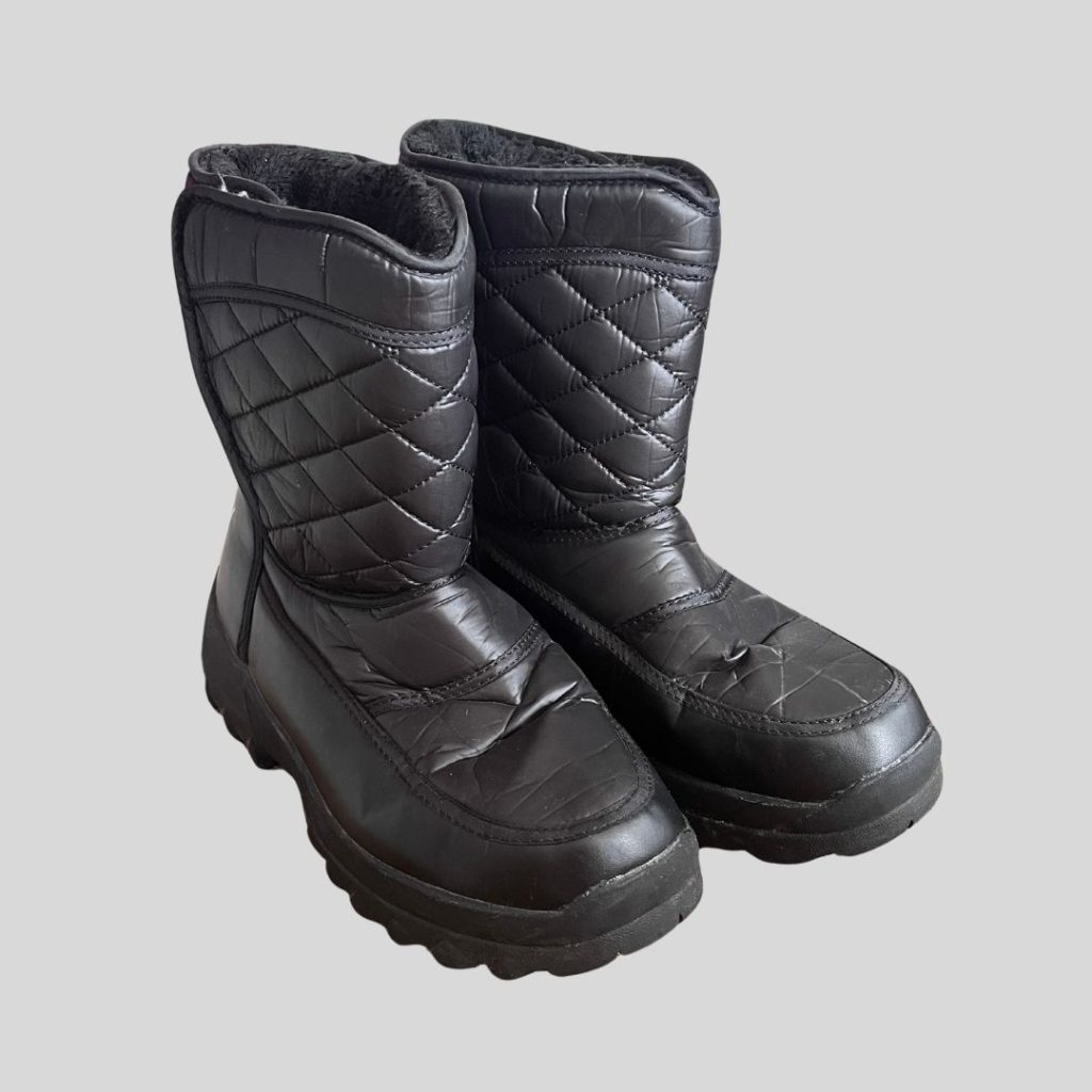Black quilt high waterproof fleece insulated snow boots suitable for Japan, Korea, China, Harbin, Scandinavia winter trip
