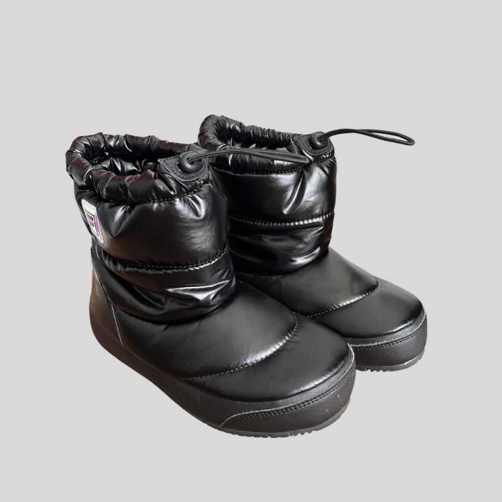 Fila black waterproof winter boots suitable for Japan, Korea, China, Europe winter trip