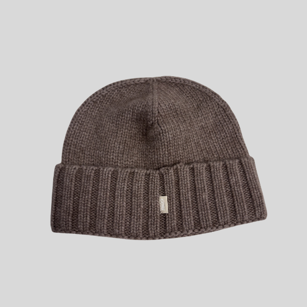 Gobi winter hat for rental