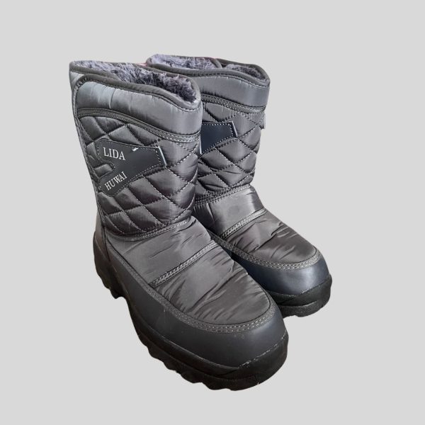 Grey quilt high waterproof insulated snow boots suitable for Japan, Korea, China, Europe Winter trip