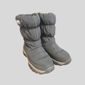 Grey high waterproof wool insulated padded snow boots suitable for Harbin, Scandinavia winter trip