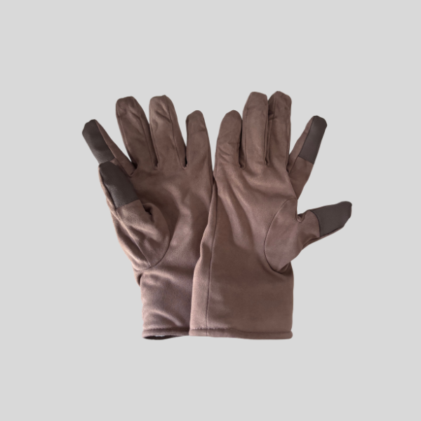 Uniqlo winter gloves for rent in Winterbuddy Singapore