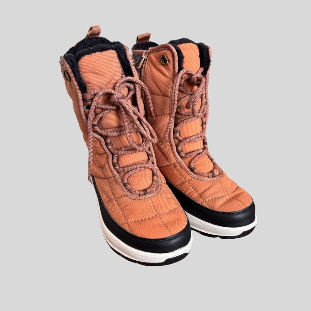 Kamik brown high waterproof insulated snow boots suitable for Japan, Korea, China, Europe, harbin, Scandinavia winter trip