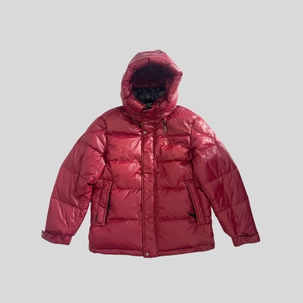 Red hooded waterproof down jacket suitable for Japan, Korea, China, Europe, Harbin, New Zealand, Australia winter trip