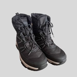 Sporty black waterproof snow boots suitable for Japan, Korea, China, Europe, harbin winter trip