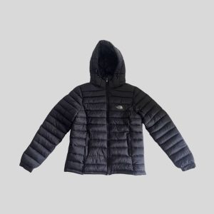 The North Face black waterproof puff jacket suitable for Japan, Korea, China, Australia winter trip