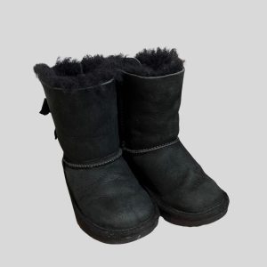 UGG black winter boots for Hokkaido, Europe, Harbin, Korea snow travel