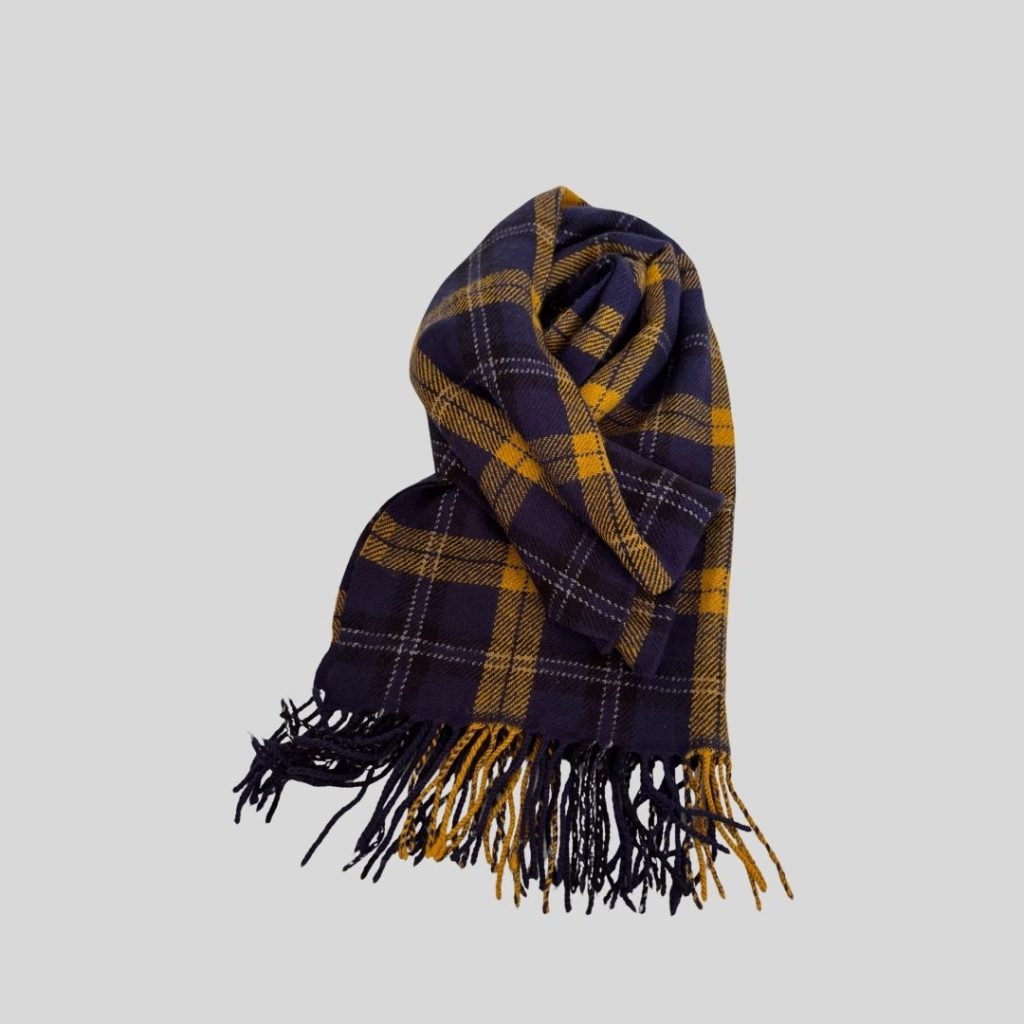 Uniqlo blue checkered winter scarf suitable for winter trip