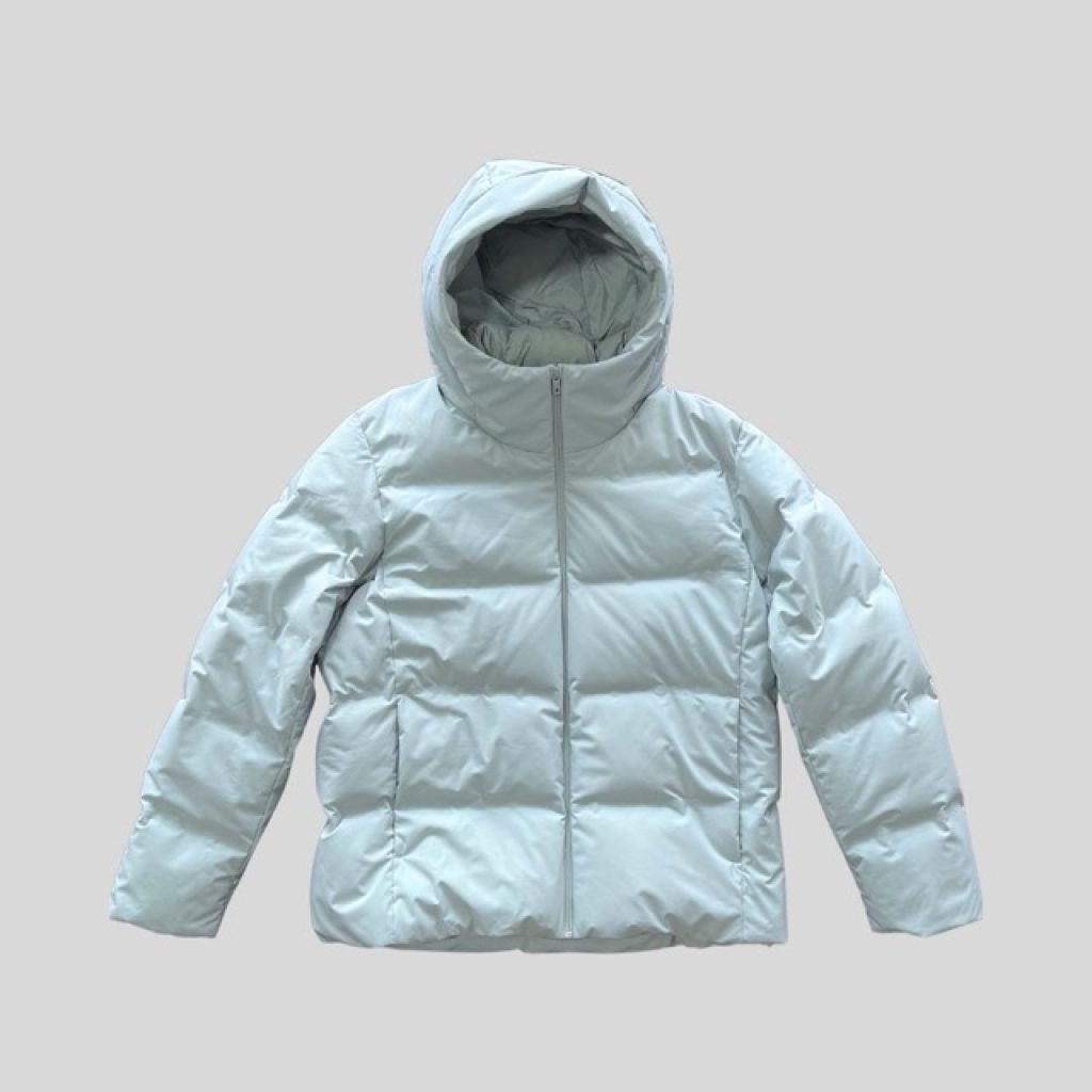 Uniqlo blue seamless down parka suitable for Hokkaido, Korea, China, Europe winter trip