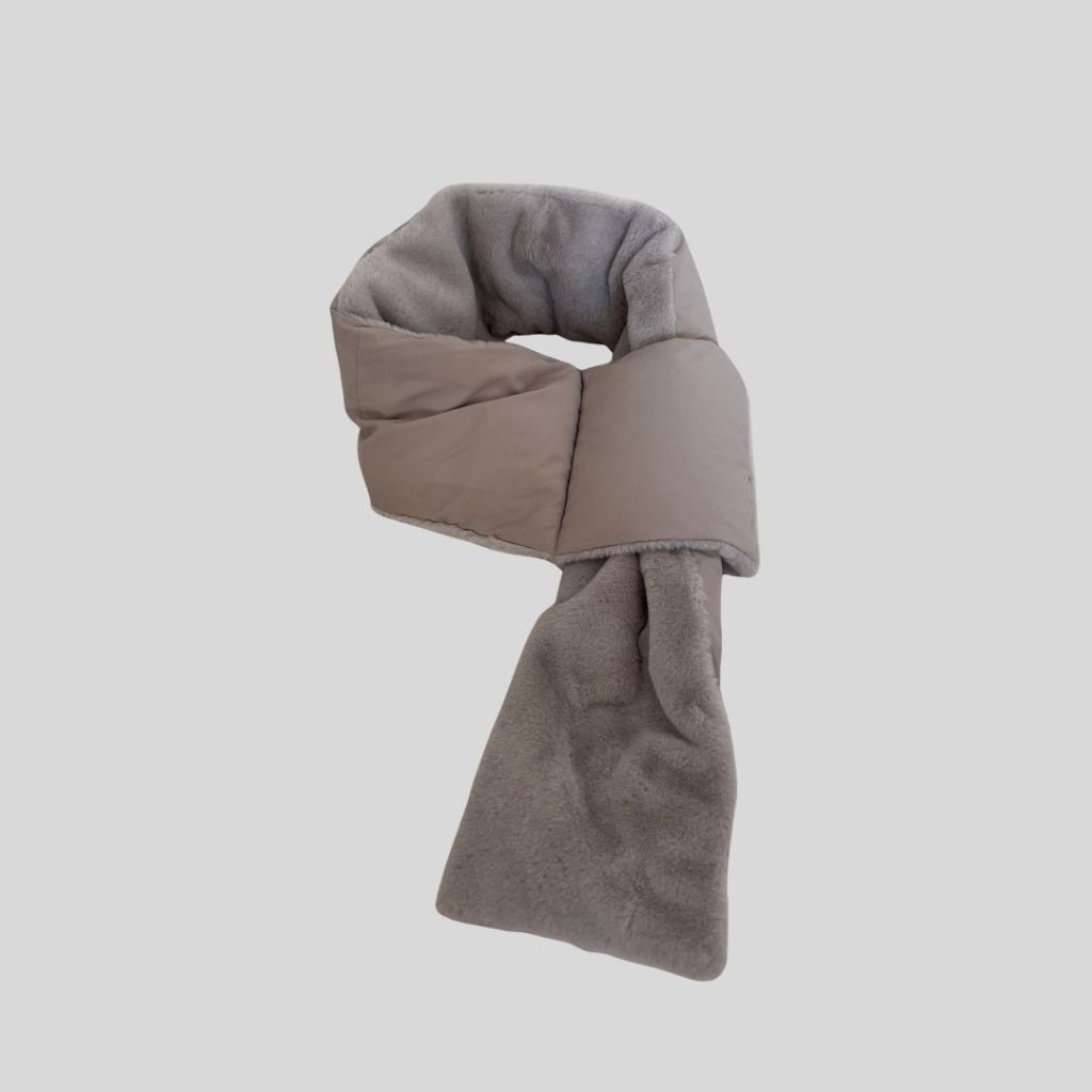 Uniqlo grey padded scarf suitable Japan, korea, china, winter trip/ski travel