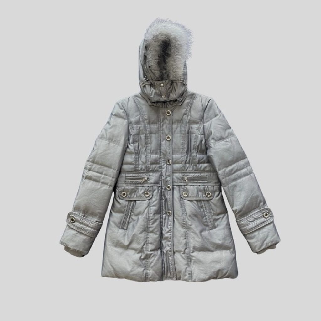 Winter Time grey hooded waterproof down jacket suitable for Japan, Korea, China, Europe, New Zealand, Australia winter travel