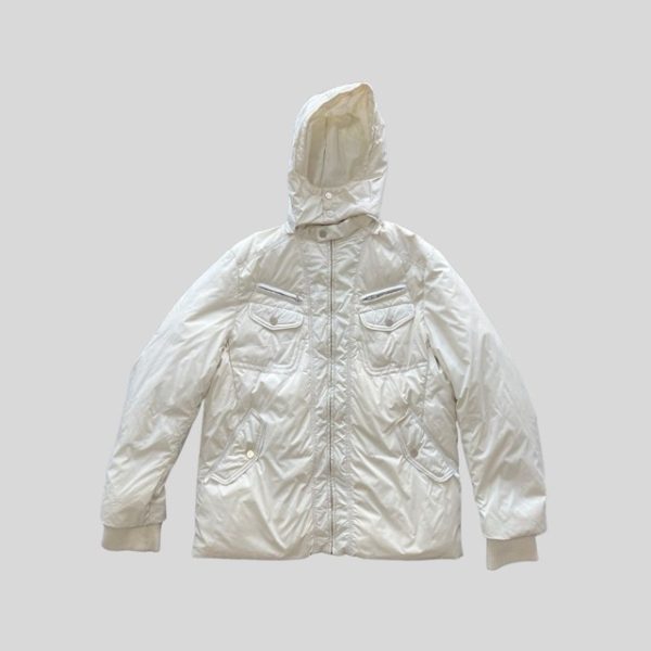 Winter Time white waterproof down jacket suitable for Japan, Korea, China, Europe winter trip