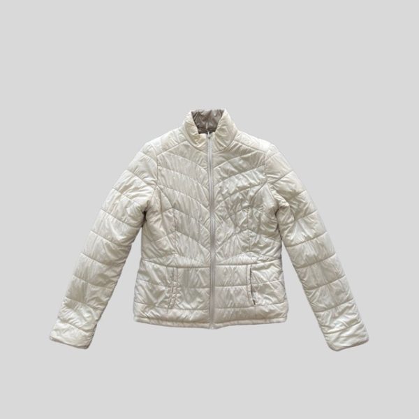 Zara reversible creme waterproof light down jacket suitable for Japan, China, Korea, Europe, New Zealand, Australia winter trip