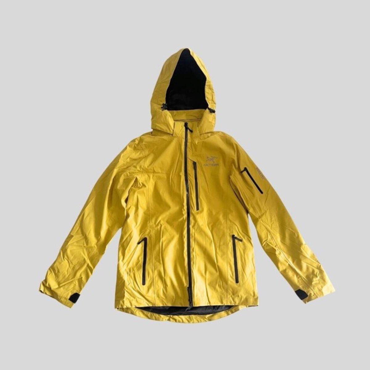 Arc'teryx 3- in-1 ski jacket for rent Singapore - Winter Buddy