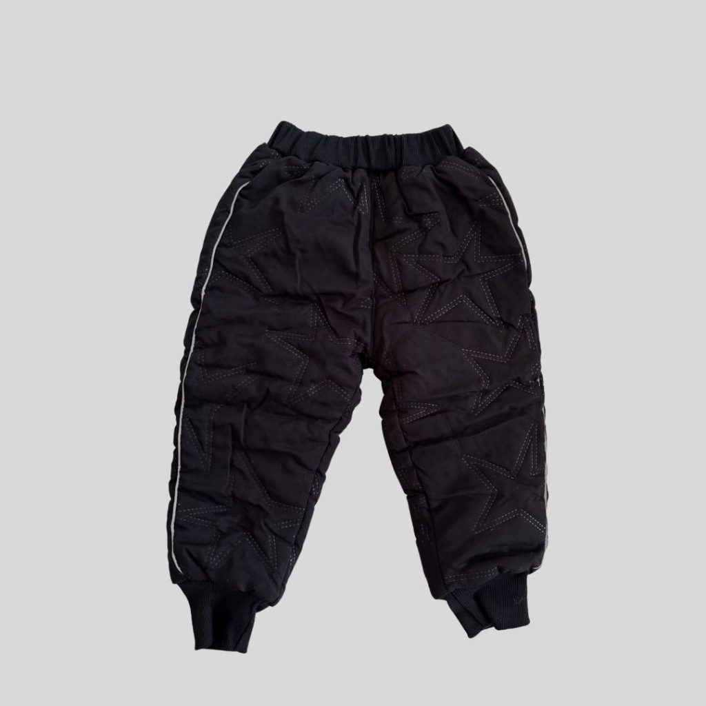 Black insulated toddler winter pants suitable for winter trip from -5ºc - 15ºC