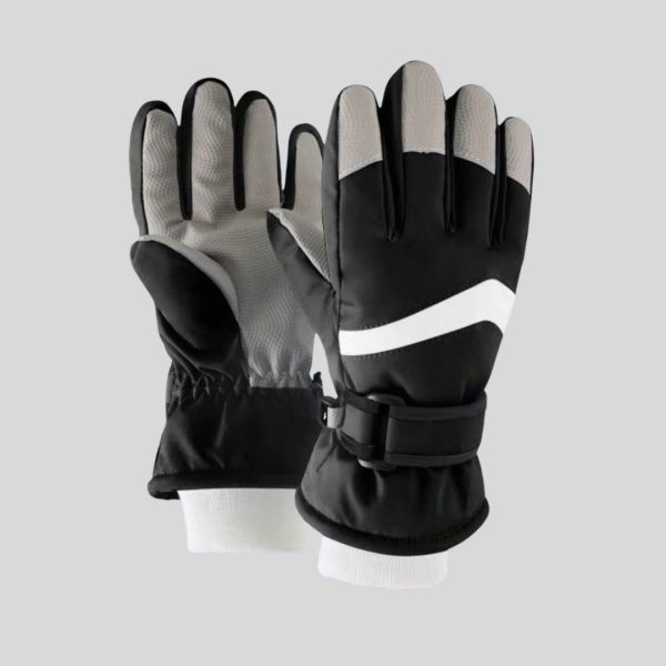 Black snow gloves for kids traveling to Japan, Korea, China, Europe snow trip