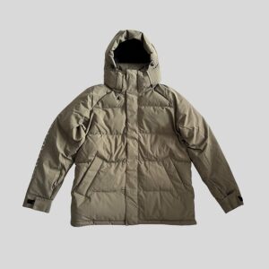 Canada goose green waterproof hooded down jacket for extreme cold weather travel