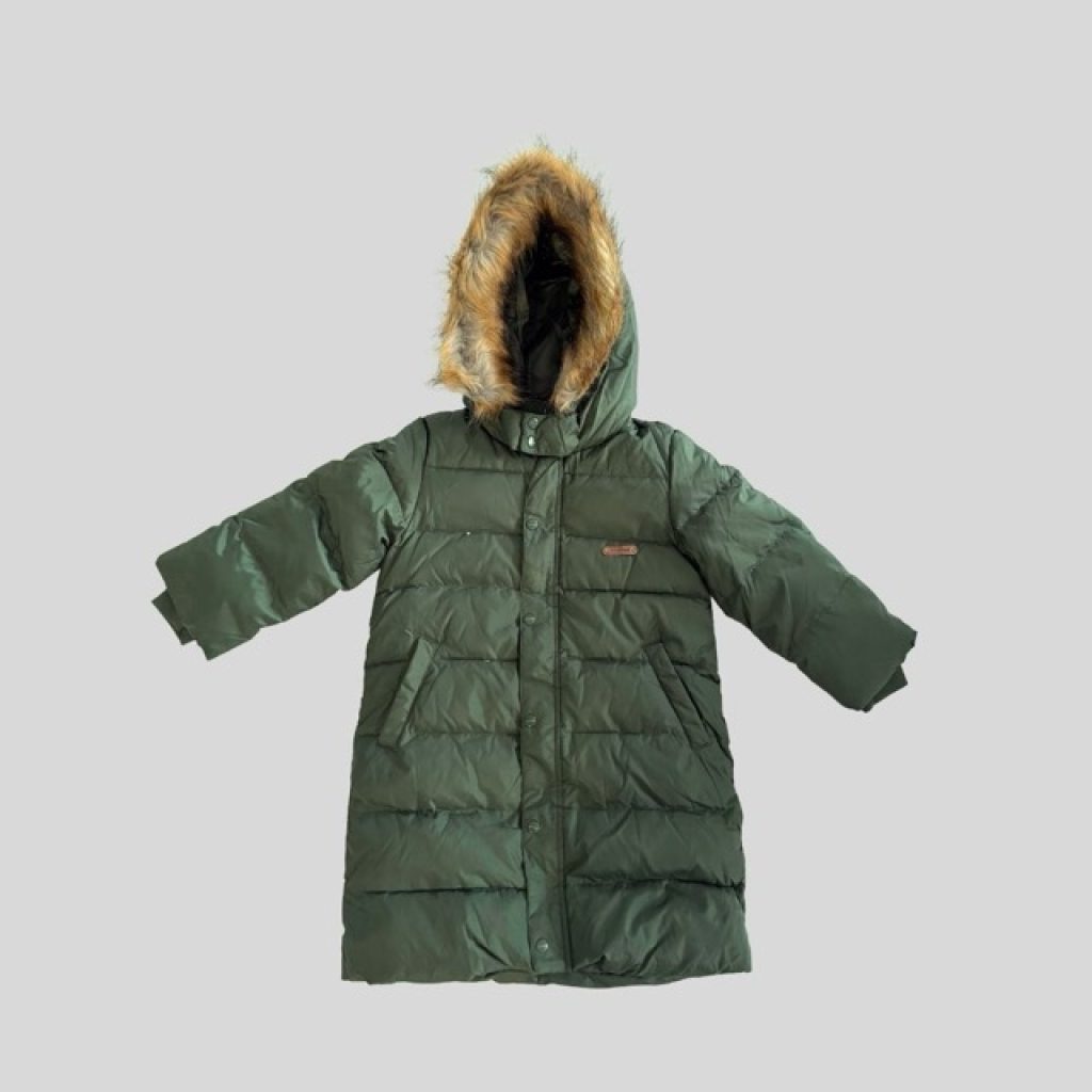 Green hooded waterproof down jacket suitable for Japan, Korea, China, New Zealand winter trip