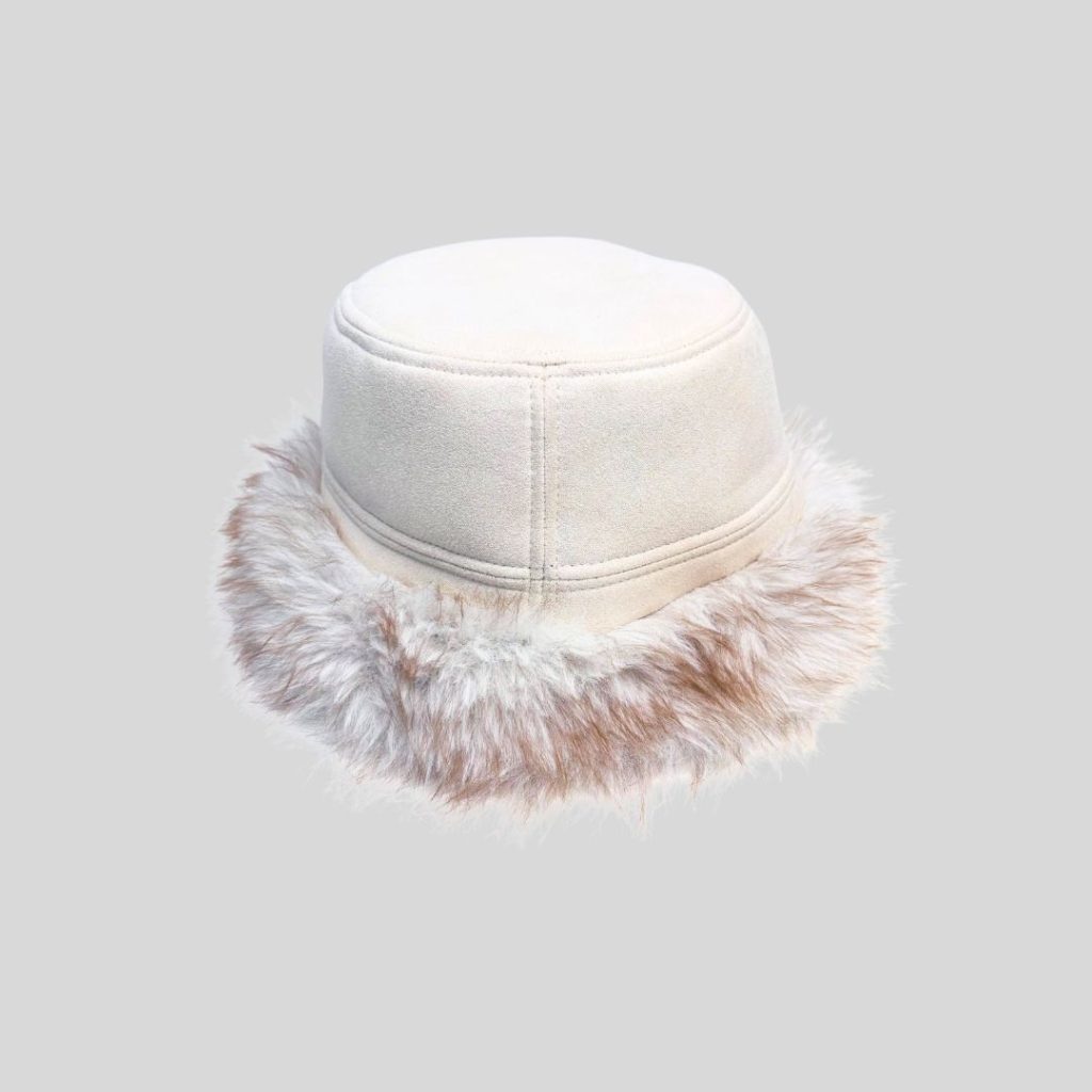 White thick winter hat suitable for Harbin, Scandinavia winter trip